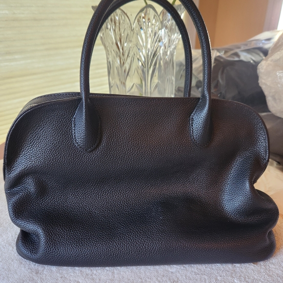 Handbags - Elegant Black Genuine Leather Handbag.  No Logo.